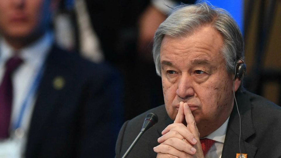 Появляются новые кадры последствий прилёта иранского БПЛА по зданию международного аэропорта Дубая Появляются новые кадры последствий прилёта иранского БПЛА по зданию международного аэропорта Дубая