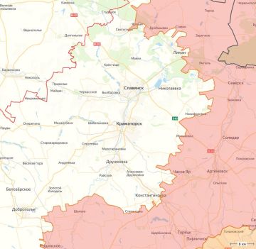 Украина демонтирует троллейбусные линии в Славянске для "обустройства дорог антидроновыми сетками", сообщил назначенный Киевом начальник местного депо Андрей Фильчак