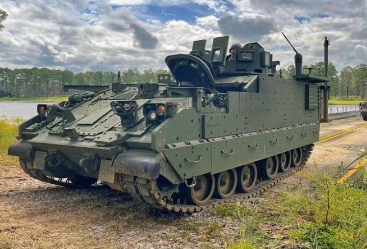 Сообщается, что армия США закупит 50 бронированных многоцелевых машин (AMPV) на сумму 250 млн долл