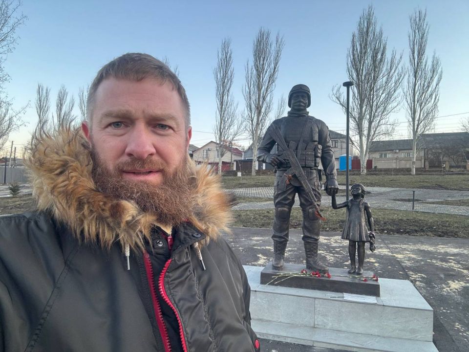 Александр Малькевич: Весенний Луганск: город героев Александр Малькевич: Весенний Луганск: город героев