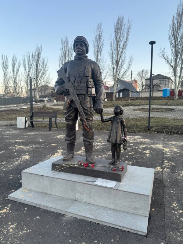 Александр Малькевич: Весенний Луганск: город героев Александр Малькевич: Весенний Луганск: город героев