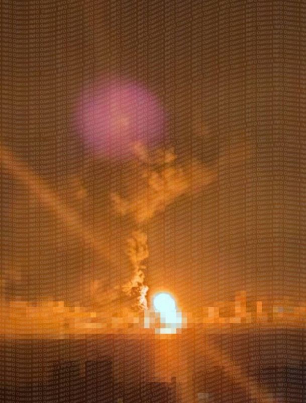 Серия мощных взрывов раздалась в Одессе и Киеве минувшей ночью Серия мощных взрывов раздалась в Одессе и Киеве минувшей ночью
