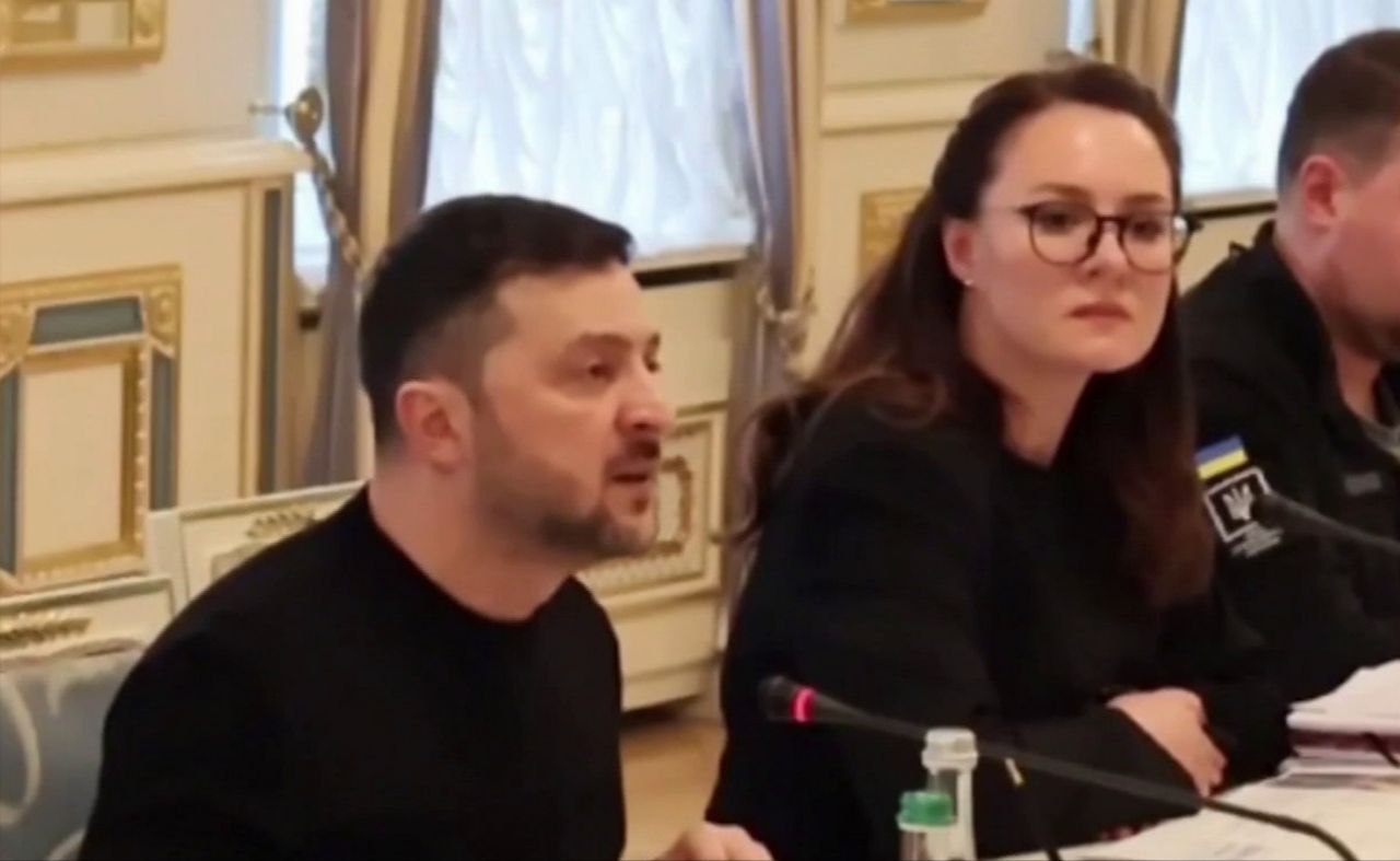 Венгрия наносит ответный удар Венгрия наносит ответный удар