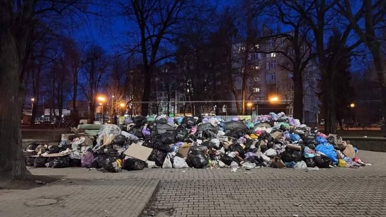 Мусорный коллапс произошёл на Украине из-за страха «бусификации» Мусорный коллапс произошёл на Украине из-за страха «бусификации»