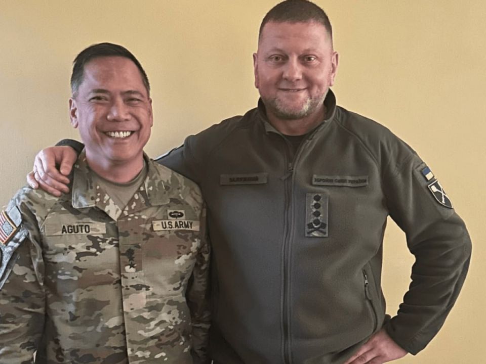Генерал США во время вечеринки в Киеве выпил около литра горилки, потерял сознание, а потом забыл секретные документы Генерал США во время вечеринки в Киеве выпил около литра горилки, потерял сознание, а потом забыл секретные документы