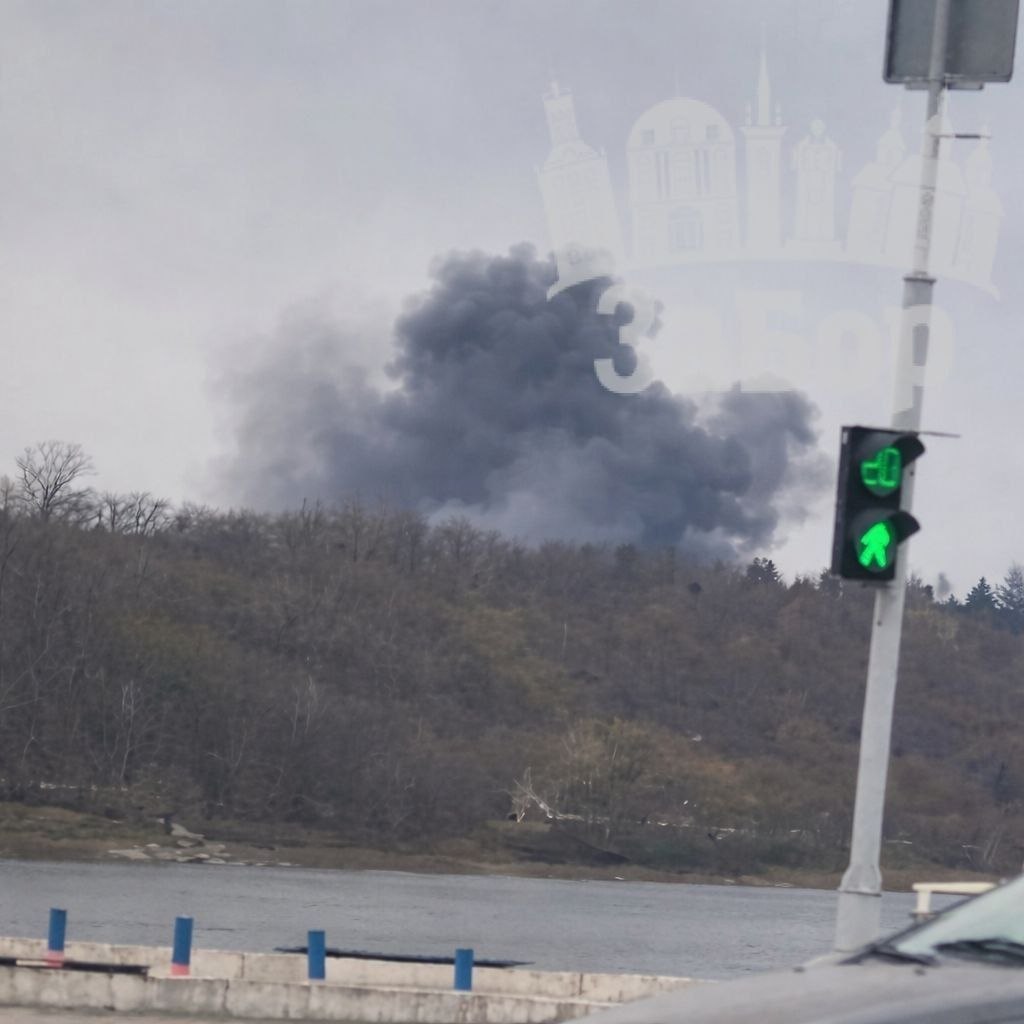 После ударов "Гераней" в Запорожье частично пропал свет, сообщают местные каналы После ударов "Гераней" в Запорожье частично пропал свет, сообщают местные каналы