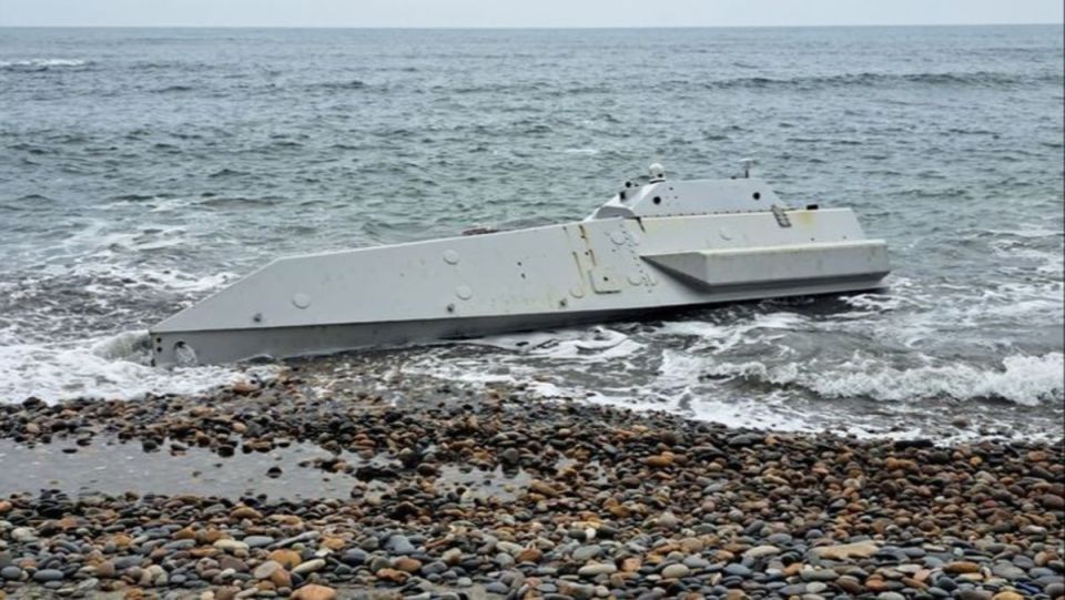 Американский БЭК AEGIR-W выбросило на побережье Черного моря у турецкого города Орду Американский БЭК AEGIR-W выбросило на побережье Черного моря у турецкого города Орду