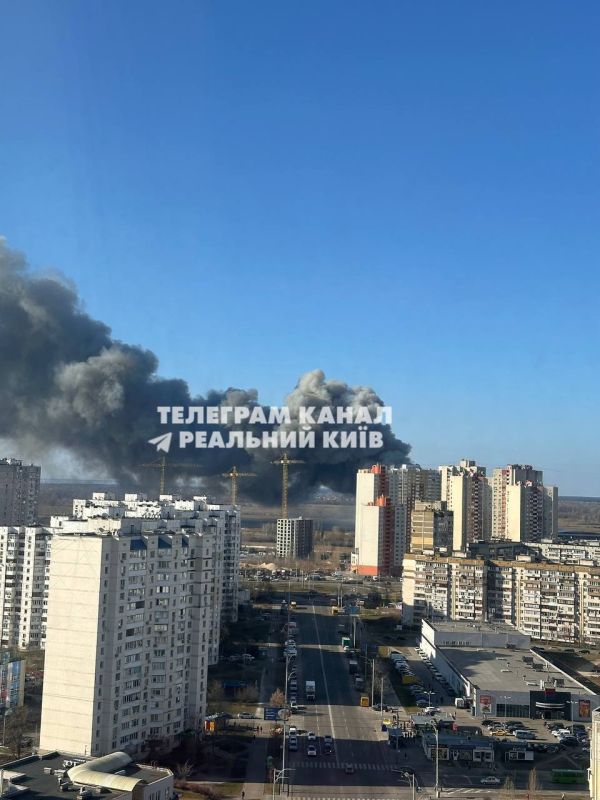 На Троещине в Киеве что-то хорошо горит На Троещине в Киеве что-то хорошо горит