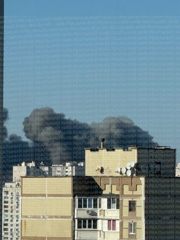 На Троещине в Киеве что-то хорошо горит На Троещине в Киеве что-то хорошо горит