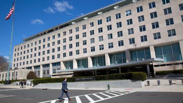 Госдеп США ищет поставщиков взрывчатки для разминирования на Украине