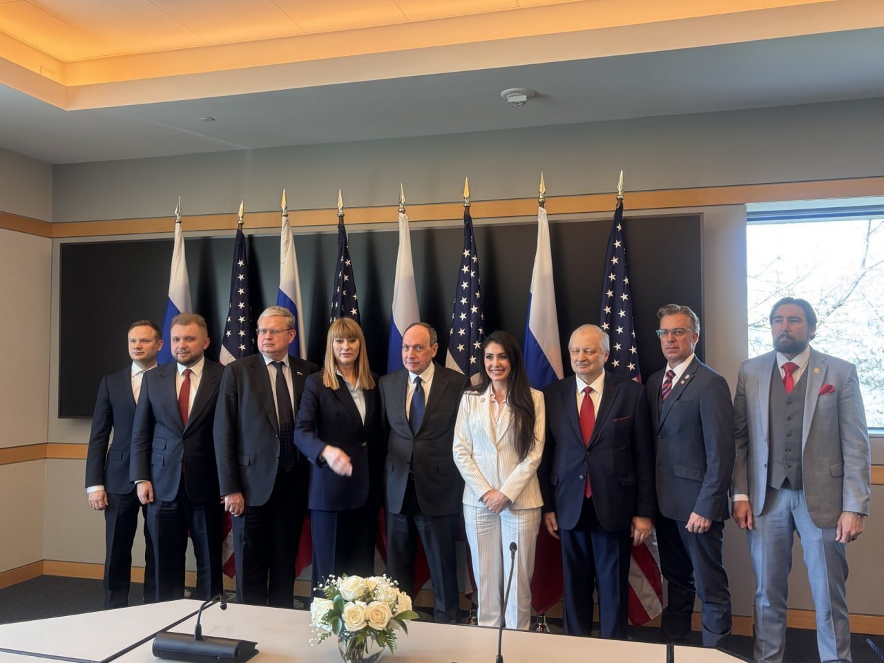 Делегация депутатов Госдумы закончила работу в Вашингтоне и вылетает в Россию Делегация депутатов Госдумы закончила работу в Вашингтоне и вылетает в Россию