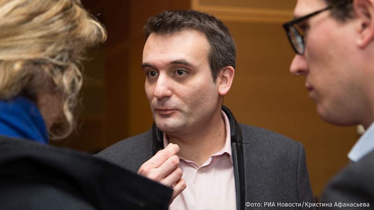 Отчитать посла Украины Вадима Омельченко за призыв к цензуре интервью главы МИД РФ Сергея Лаврова потребовал лидер французской партии "Патриоты" Флориан Филиппо