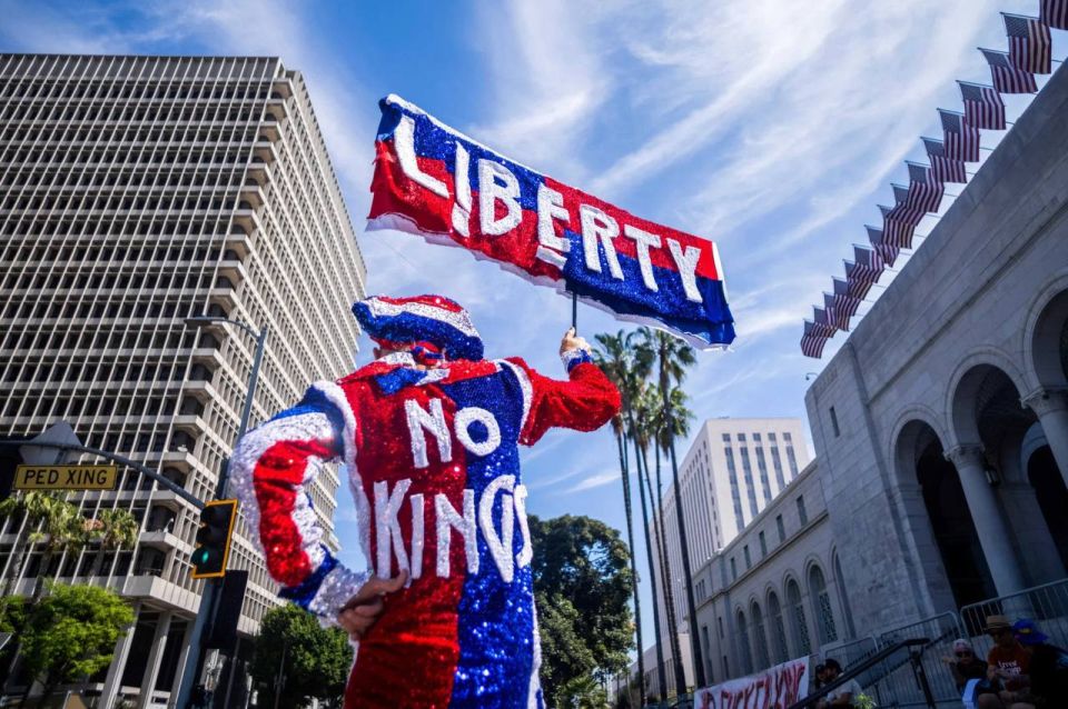 Олег Царёв: No kings (Нет королям) — крупнейший протест в истории США Олег Царёв: No kings (Нет королям) — крупнейший протест в истории США