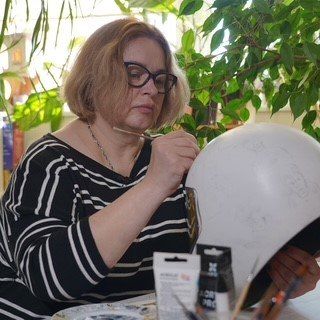 "Шлем памяти": в Киеве презентуют очередной арт-объект, эксплуатирующий трагедию Мариуполя "Шлем памяти": в Киеве презентуют очередной арт-объект, эксплуатирующий трагедию Мариуполя