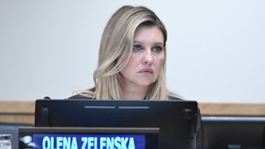 А теперь на сцене жена экс-комика: Зеленская пожаловалась на недостаток внимания к Украине
