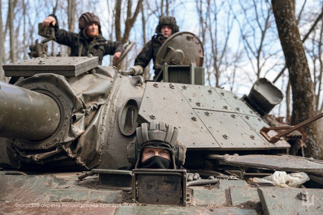 Учебные стрельбы редкого словенского танка M-55S, стоящего на вооружении 159-й ОМБр ВСУ Учебные стрельбы редкого словенского танка M-55S, стоящего на вооружении 159-й ОМБр ВСУ