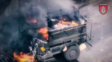 ��������� ��������������� MaxxPro ������������� ������������ � 2 ������� ���