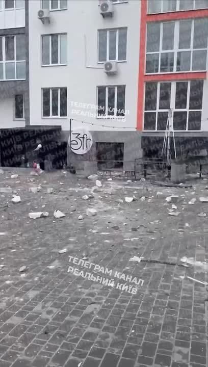 В Обухове Киевской области прилет в многоэтажный дом, — сообщают местные СМИ