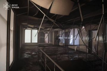 В Киеве ночью горели склады после ударов