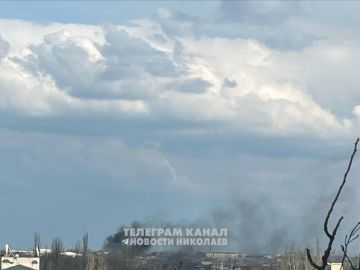 Черный дым поднимается в Николаеве, что-то горит, — местные ТГ-каналы