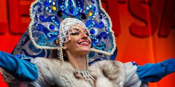 Кокошник раздора: в украинском МИДе разгорелся «модельный» скандал