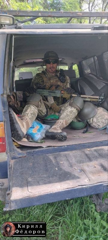 Хохол жалуется, что он воюет за право быть человеком 2 сорта Хохол жалуется, что он воюет за право быть человеком 2 сорта