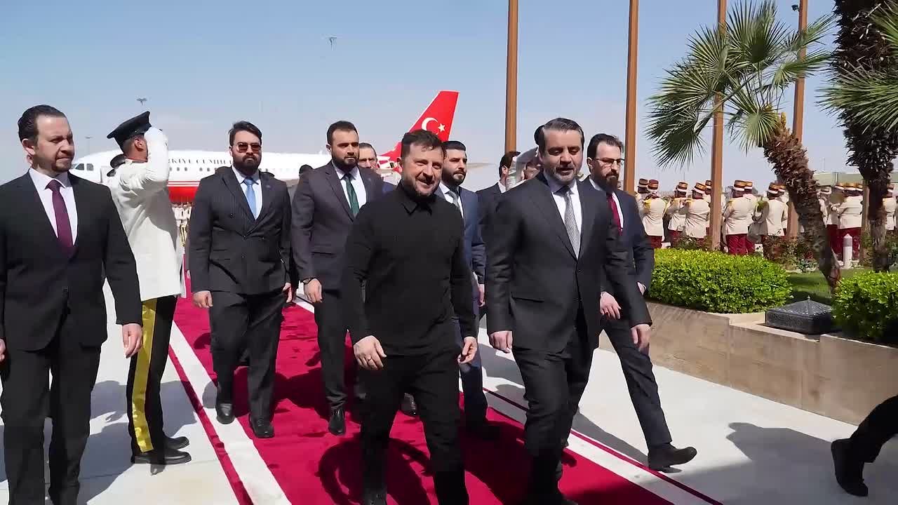 Зеленский и министр иностранных дел Турции Хакан Фидан сегодня прибыли в Дамаск, где у них запланирована встреча с так называемым президентом Сирии