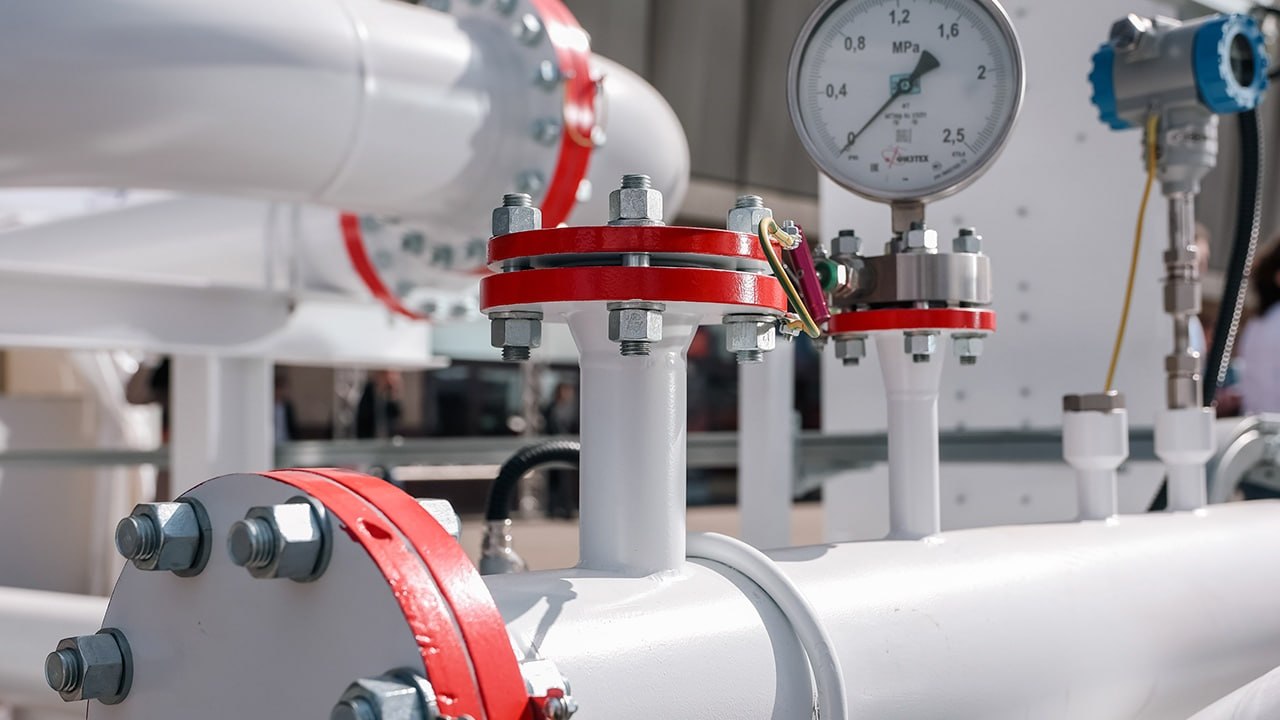 Москва получила огромное количество запросов на приобретение российских ресурсов, заявил Дмитрий Песков