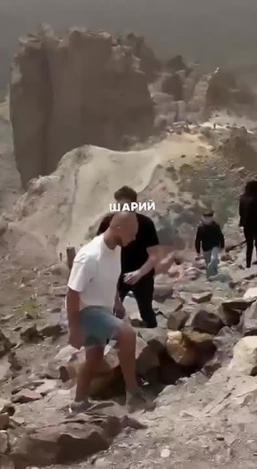 Тенерифе, Испания. Украинской хабалке не понравилось, что молодая пара (белорус и россиянка) общаются на русском