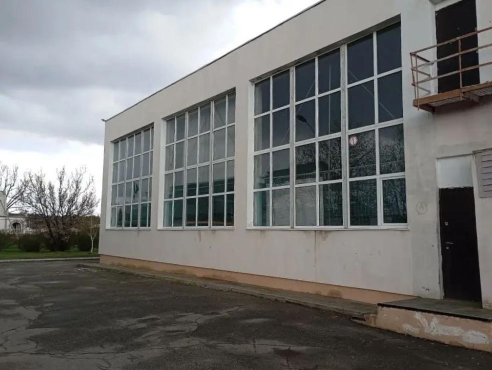 Зафиксирована атака по зданию недействующего магазина в Каменке-Днепровской, расположенному около общеобразовательной школы, сообщил губернатор Запорожской области Егений Балицкий: Зафиксирована атака по зданию недействующего магазина в Каменке-Днепровской, расположенному около общеобразовательной школы, сообщил губернатор Запорожской области Егений Балицкий: