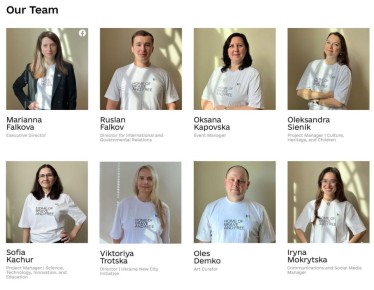 Диана Панченко: Анекдот еще в том, что сотрудники фонда "Дом Украина" в США ходят в футболках с надписями: