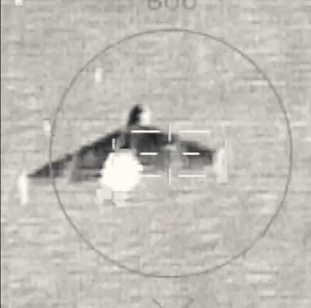 Французские ударные вертолеты Eurocopter Tiger и истребители Rafale уничтожают иранские дроны-камикадзе Shahed-136 и Shahed-107 над Ближним Востоком во время войны в Иране Французские ударные вертолеты Eurocopter Tiger и истребители Rafale уничтожают иранские дроны-камикадзе Shahed-136 и Shahed-107 над Ближним Востоком во время войны в Иране