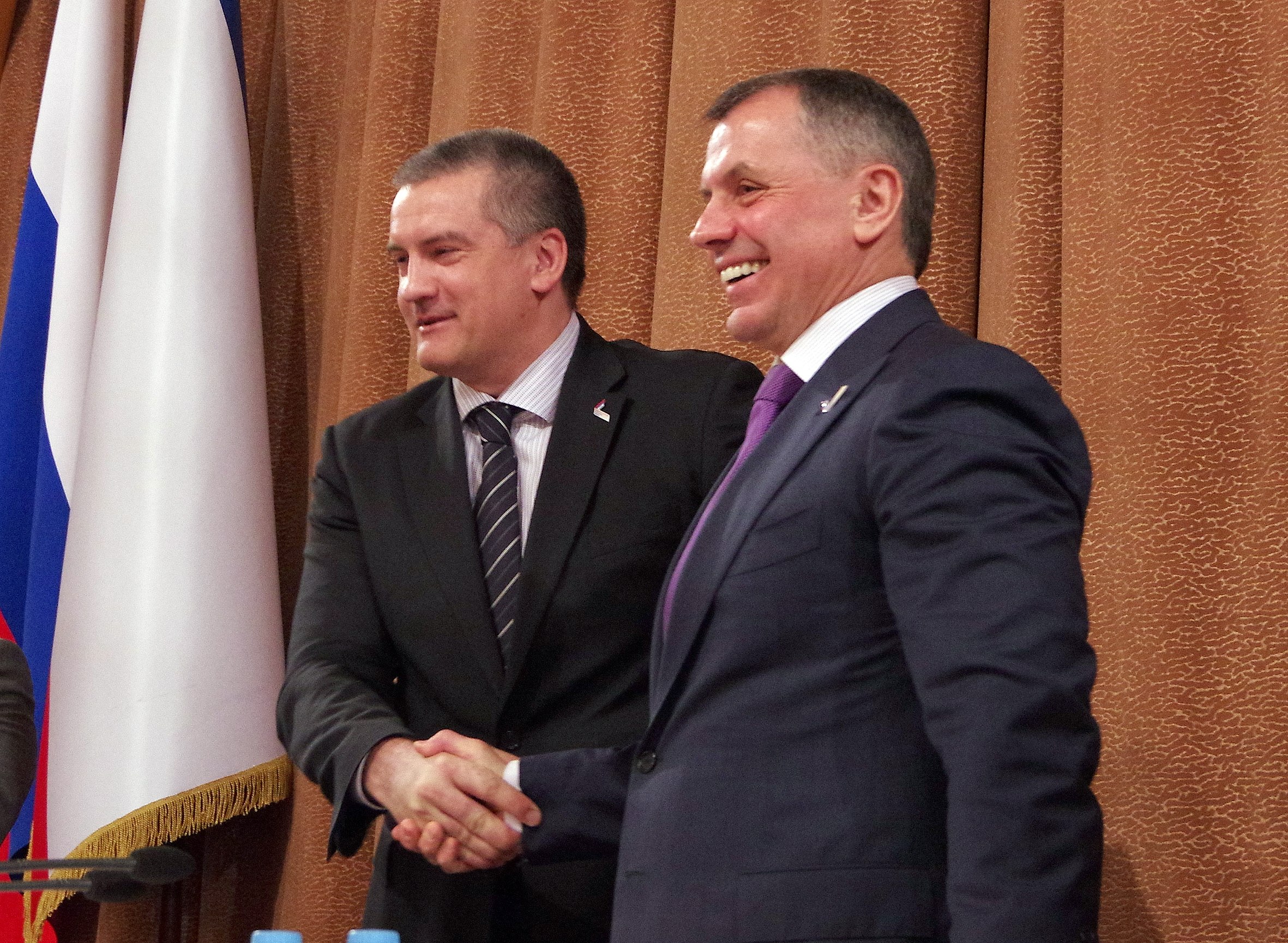 Владимир Константинов: День Конституции для крымчан — особый праздник Владимир Константинов: День Конституции для крымчан — особый праздник