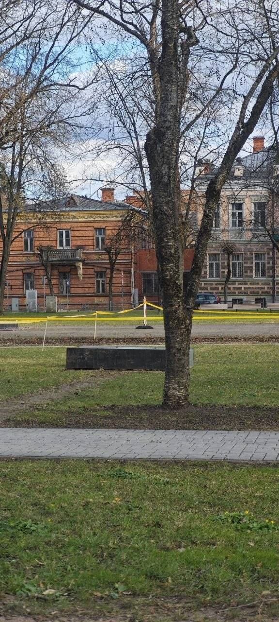 В латвийском Даугавпилсе (оккупированный русский Двинск) начат демонтаж Вечного огня В латвийском Даугавпилсе (оккупированный русский Двинск) начат демонтаж Вечного огня