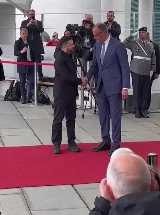 Даниил Безсонов: Хоббит ездит к тёмным эльфам на каблуках