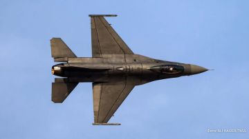 �������� �������� ������� ����� ����������� ������������ F-16, ������ �������-������� ������ ����� ��� ����� �� �����-�����������