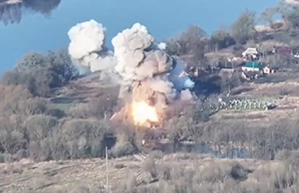 Зарываем живьем. ВС РФ взрывают бункеры с пехотой ВСУ под Красным Лиманом