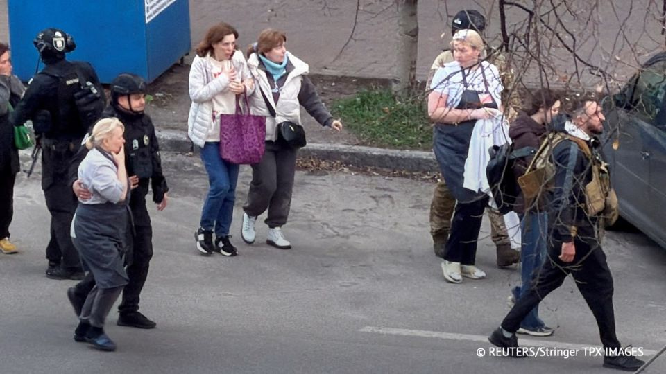 Мужчина, устроивший бойню в Киеве, имел легально зарегистрированное оружие, заявил Клименко Мужчина, устроивший бойню в Киеве, имел легально зарегистрированное оружие, заявил Клименко