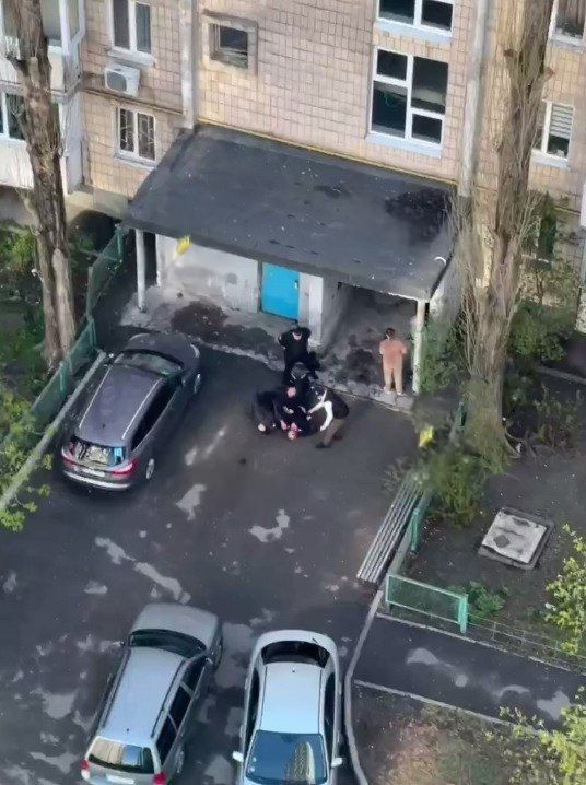 До четырех выросло число погибших при стрельбе в Киеве До четырех выросло число погибших при стрельбе в Киеве
