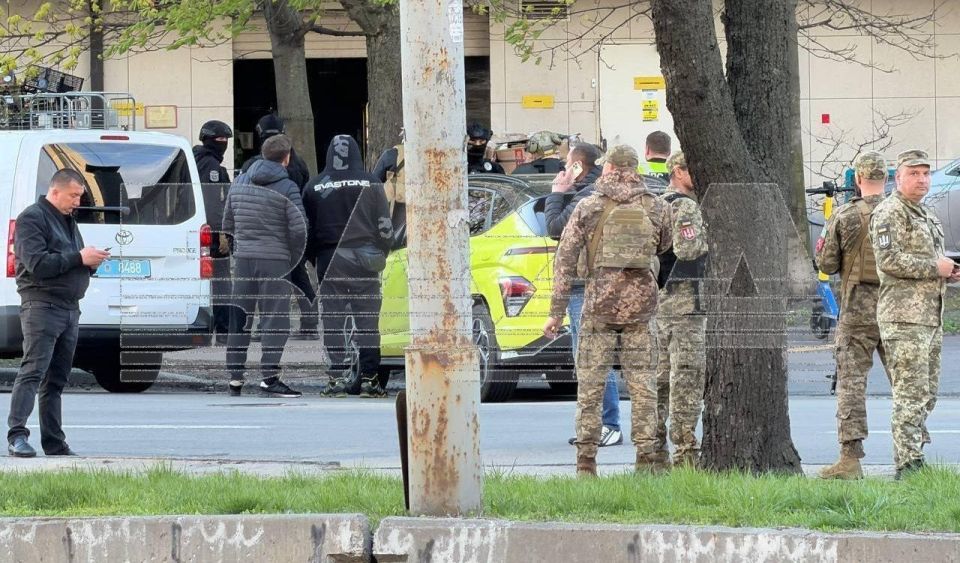 Стрелка ликвидировал спецназ во время задержания в Киеве Стрелка ликвидировал спецназ во время задержания в Киеве