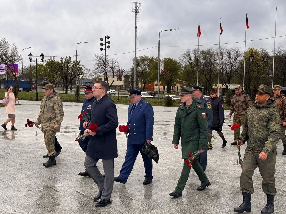 Военные следователи СК России приняли участие в памятных мероприятиях в честь Дня освобождения Мариуполя Военные следователи СК России приняли участие в памятных мероприятиях в честь Дня освобождения Мариуполя