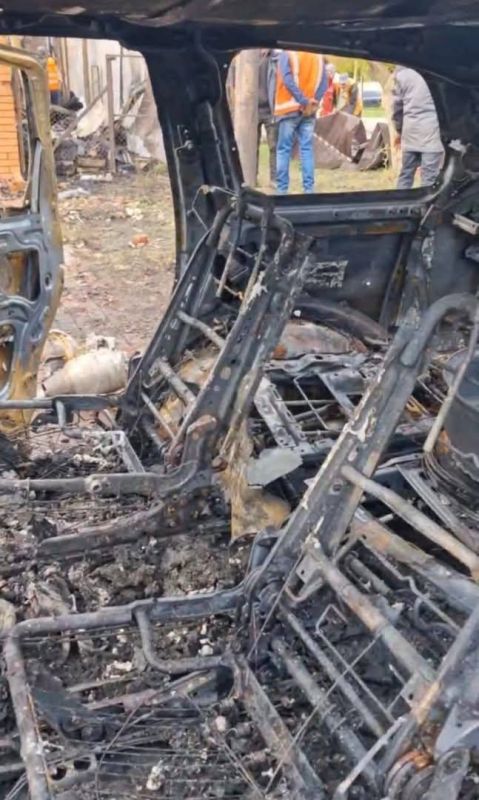 Советник министра обороны "Флэш" показал последствия визита "Герани" к нему домой Советник министра обороны "Флэш" показал последствия визита "Герани" к нему домой