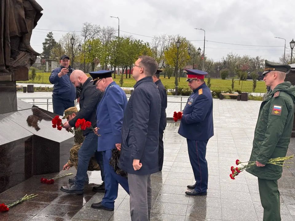 Военные следователи СК России приняли участие в памятных мероприятиях в честь Дня освобождения Мариуполя Военные следователи СК России приняли участие в памятных мероприятиях в честь Дня освобождения Мариуполя