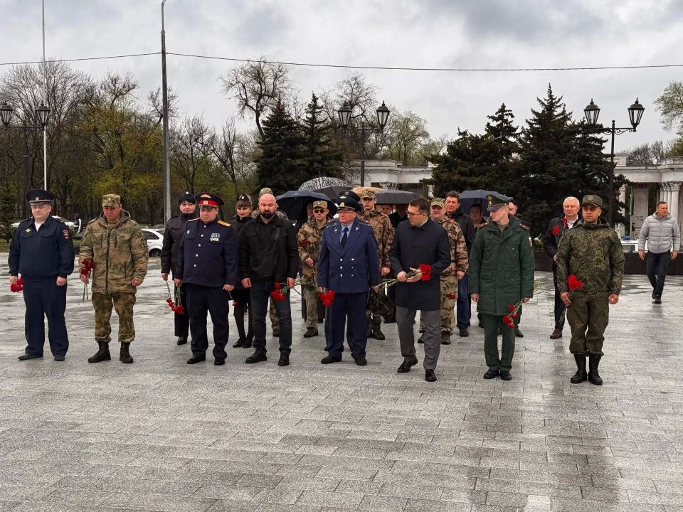 Военные следователи СК России приняли участие в памятных мероприятиях в честь Дня освобождения Мариуполя Военные следователи СК России приняли участие в памятных мероприятиях в честь Дня освобождения Мариуполя