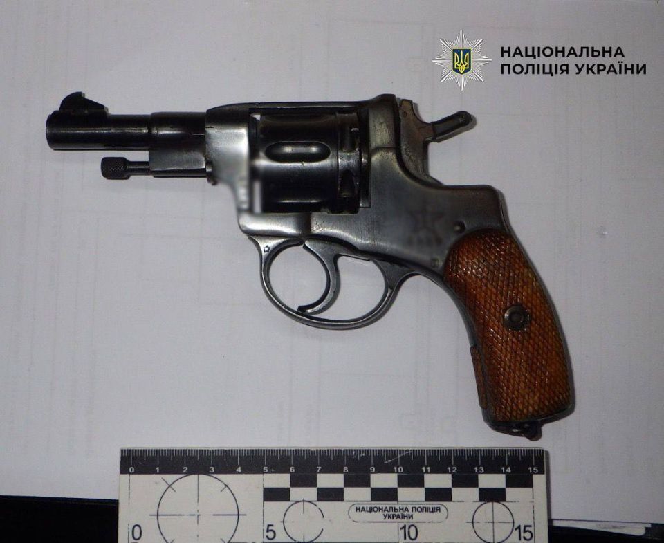 Люди звереют. В Дарницком районе конфликт на дороге завершился применением оружия Люди звереют. В Дарницком районе конфликт на дороге завершился применением оружия