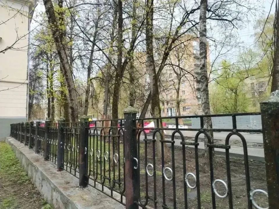 Жители востока Москвы испугались «стены противогазов» Жители востока Москвы испугались «стены противогазов»