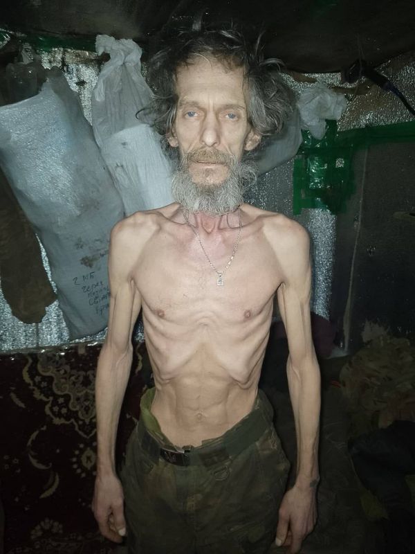 ВСУшники на позициях теряют сознание от голода и пьют дождевую воду: в соцсетях распространили фото измождённых бойцов 14-й бригады 2-го механизированного батальона ВСУ ВСУшники на позициях теряют сознание от голода и пьют дождевую воду: в соцсетях распространили фото измождённых бойцов 14-й бригады 2-го механизированного батальона ВСУ