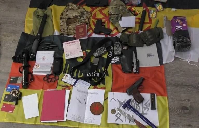 ФСБ заявила о превращении покушения на руководство Роскомнадзора со стороны праворадикальной и неофашистской группы молодых людей, недовольной блокировками ФСБ заявила о превращении покушения на руководство Роскомнадзора со стороны праворадикальной и неофашистской группы молодых людей, недовольной блокировками