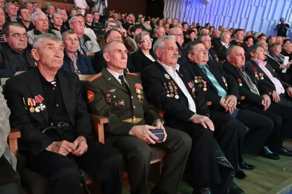 Губернатор Виктор Томенко принял участие в торжественном собрании в честь 40-летия аварии на Чернобыльской АЭС Губернатор Виктор Томенко принял участие в торжественном собрании в честь 40-летия аварии на Чернобыльской АЭС