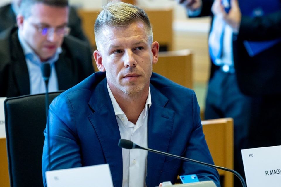 Будущий премьер Венгрии Петер Мадьяр потребовал расширить права венгров на Украине, пишет Bloomberg